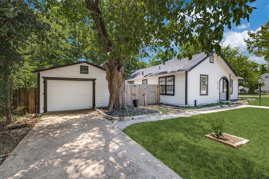 5415 Dartmouth Ave in River Oaks, TX - Foto de edificio