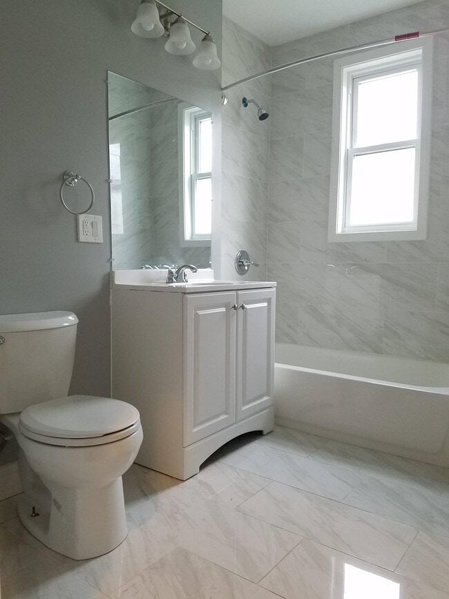 424 Bowdoin St, Unit 1 in Boston, MA - Foto de edificio - Building Photo