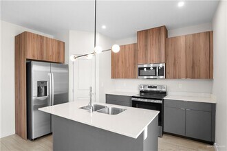 15 Duke Ave in McAllen, TX - Building Photo - Building Photo