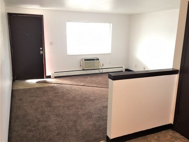 1080 S Eliot St-Unit -302 in Denver, CO - Building Photo - Building Photo