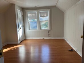 929 Pleasant St-Unit -3 in Worcester, MA - Building Photo - Building Photo