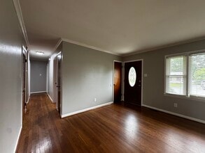 136 Tartan Dr in Lexington, KY - Building Photo - Building Photo