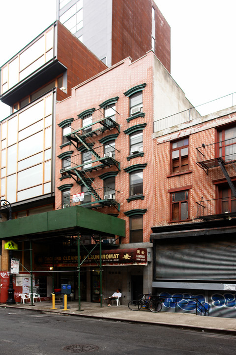 28 Orchard St in New York, NY - Foto de edificio