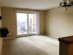 1070 Grandview Ct NE in Columbia Heights, MN - Building Photo - Building Photo