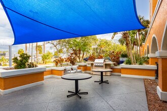 Vivo Living Kissimmee in Kissimmee, FL - Foto de edificio - Building Photo