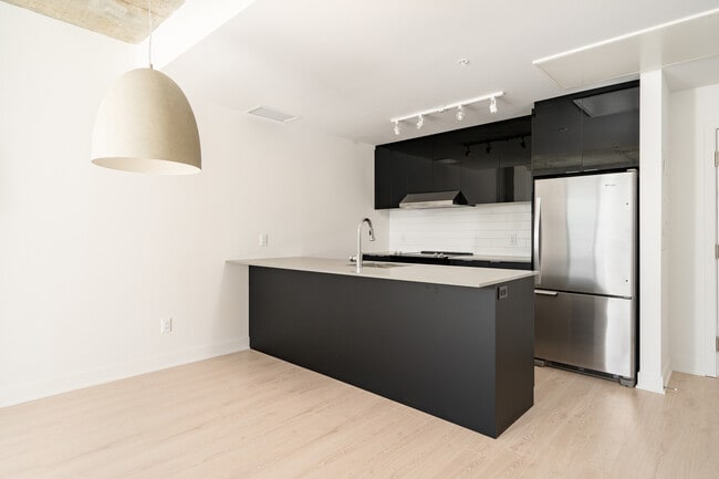 Will & Rich - Griffintown Apartments for rent