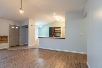 3571 Frenchpark Dr in Columbus, OH - Building Photo - Building Photo