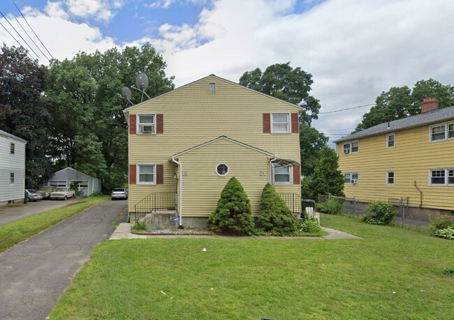 19 Laurel St in East Hartford, CT - Foto de edificio - Building Photo
