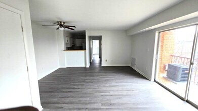 2634 Bowen Rd SE, Unit 204 in Washington, DC - Building Photo - Building Photo