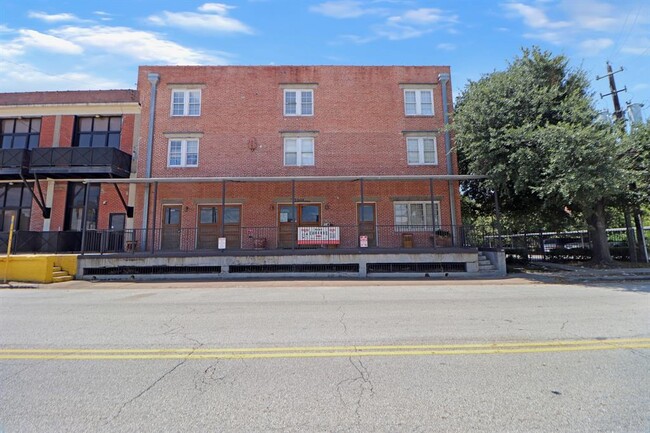 1011 Wood St-Unit -201 in Houston, TX - Building Photo - Building Photo