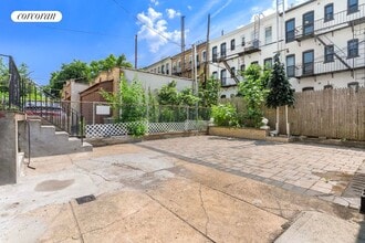 20-22-22 Linden St in Queens, NY - Building Photo - Building Photo