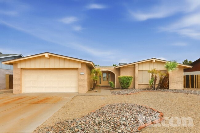 property at 3938 W Redfield Rd