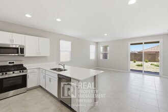 24937 N 167th Dr in Surprise, AZ - Building Photo - Building Photo