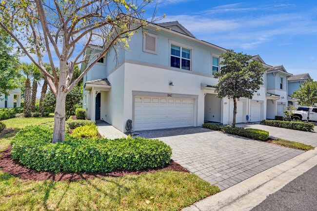 1842 Sandpiper Pointe Pl