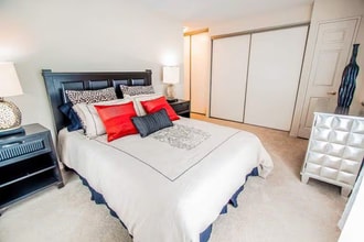 City Place in London, ON - Building Photo - Building Photo