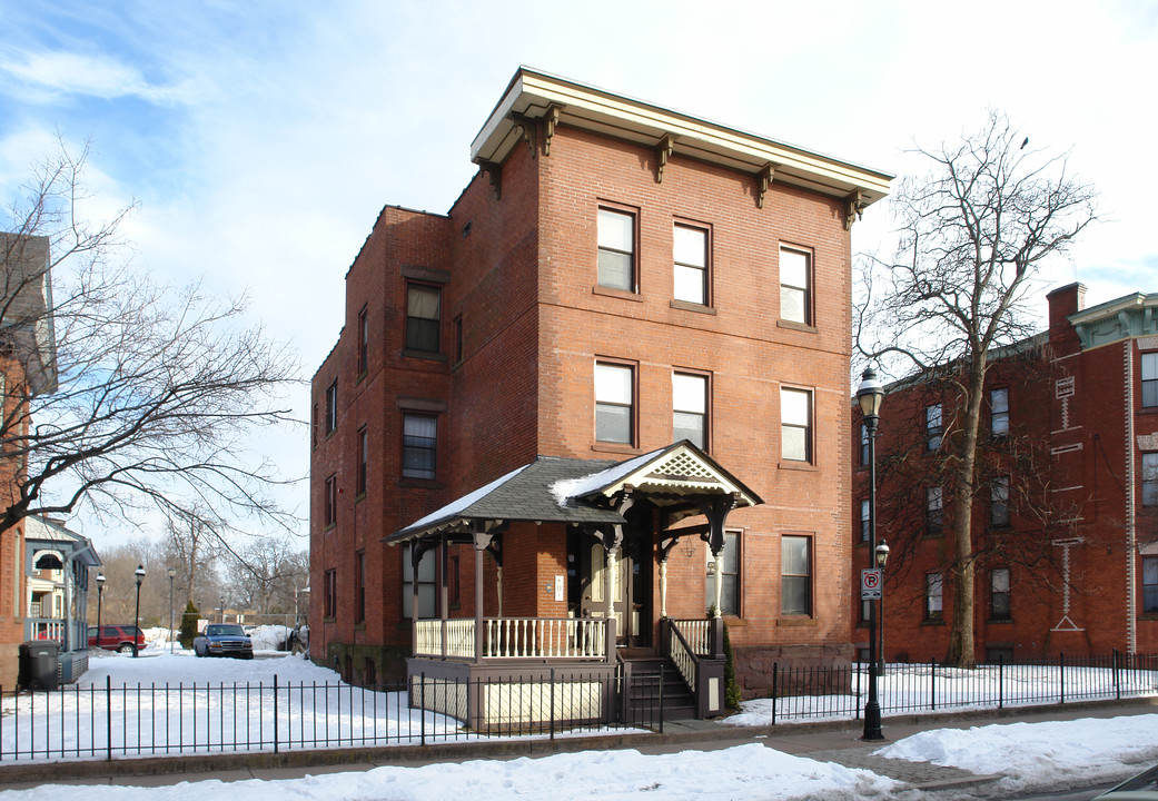 Congress Street Apartments in Hartford, CT - Building Photo