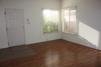 8309 Sleeping Bear Dr NW in Albuquerque, NM - Building Photo - Building Photo