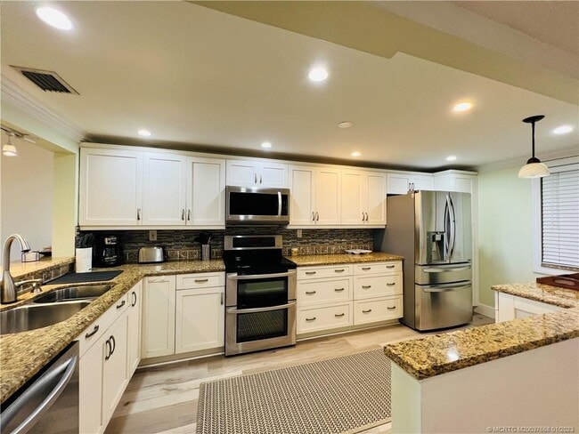 property at 10044 S Ocean Dr