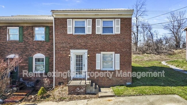 property at 1658 Foxhaven Dr