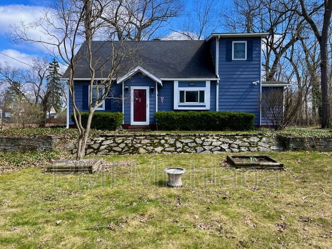 property at 52554 Kenilworth Rd