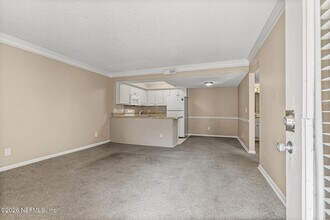 100 Fairway Park Blvd in Palm Valley, FL - Foto de edificio - Building Photo