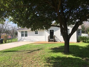 5131 Wildflower Dr in San Antonio, TX - Building Photo - Building Photo