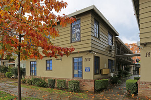 Wright Court in Sacramento, CA - Building Photo