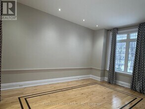 2613 Fifth Line W in Mississauga, ON - Building Photo - Building Photo