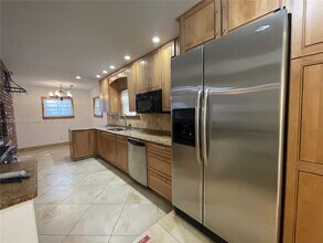 258 SW 1st Ct, Unit 258 in Dania Beach, FL - Building Photo - Building Photo