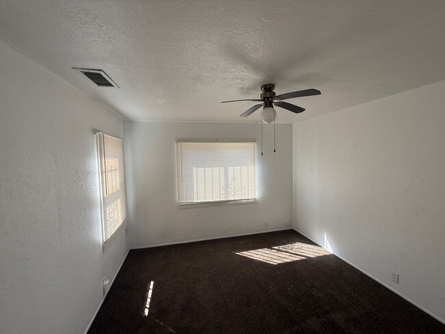 2590 Grove Ave in Sacramento, CA - Building Photo - Building Photo