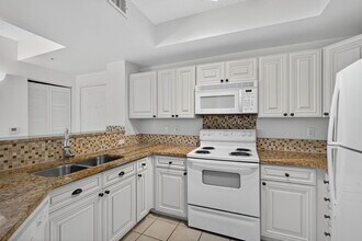 720 S Sapodilla Ave in West Palm Beach, FL - Foto de edificio - Building Photo