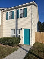 200 Pinegrove Ct in Jacksonville, NC - Building Photo