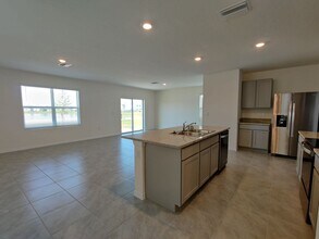 10523 Penny Gale Loop in San Antonio, FL - Building Photo - Building Photo