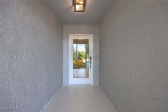 570 100th Ave N in Naples, FL - Building Photo - Building Photo