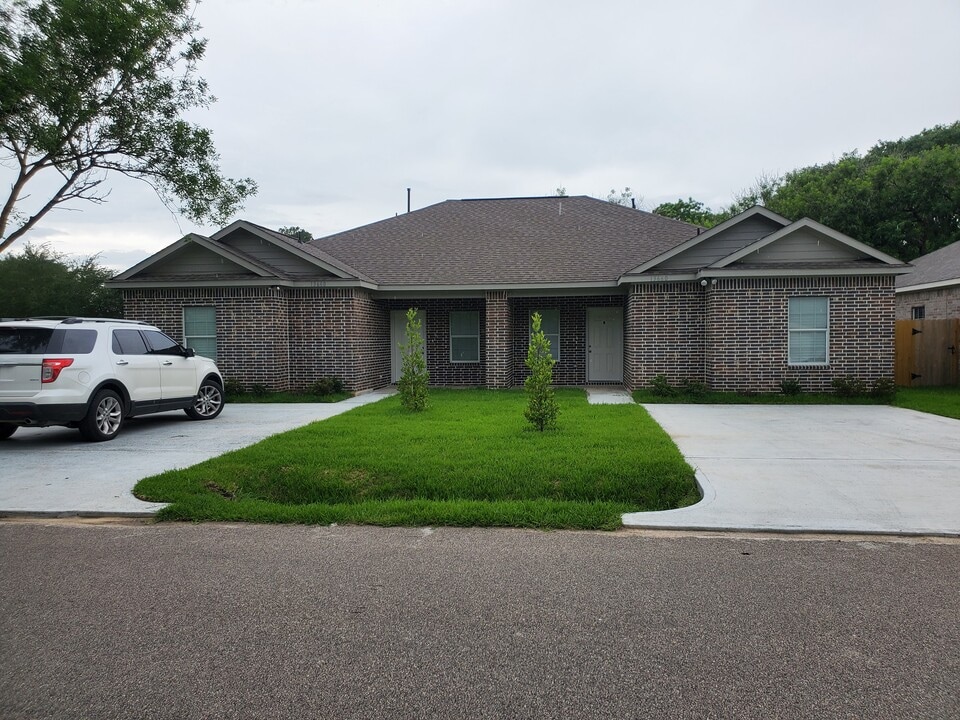 13660 Del Papa St, Unit A in Houston, TX - Building Photo