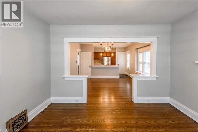 9 Atwood St in St Catharines, ON - Building Photo - Building Photo