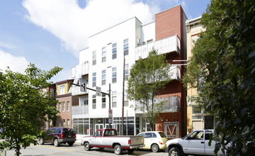 Square View Apartments in Pittsburgh, PA - Building Photo - Building Photo