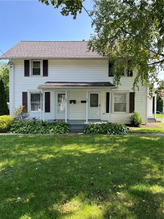 811 Hulett St in Horseheads, NY - Building Photo