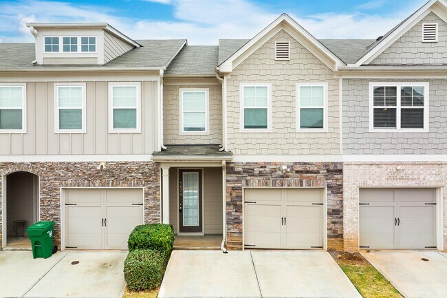 property at 5070 Longview Walk