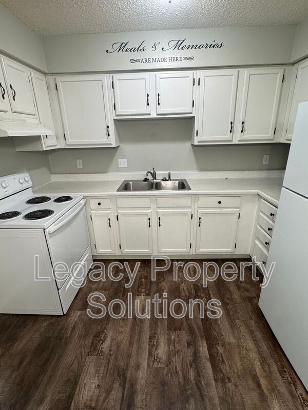 1017 S 3rd St in Bismarck, ND - Building Photo - Building Photo