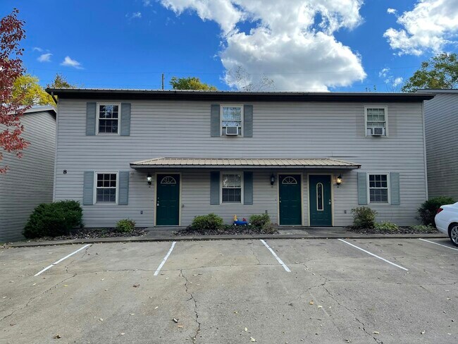 8 Sunrise Dr in Cambridge, OH - Building Photo - Building Photo