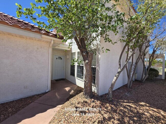 1200 Glen Canyon Dr in Page, AZ - Building Photo - Building Photo