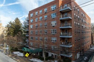 Parkville House in White Plains, NY - Building Photo