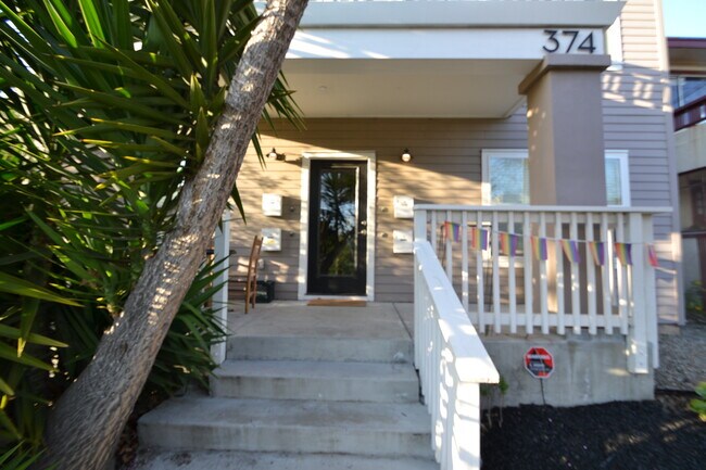 374 41st St, Unit 4 in Oakland, CA - Building Photo - Building Photo