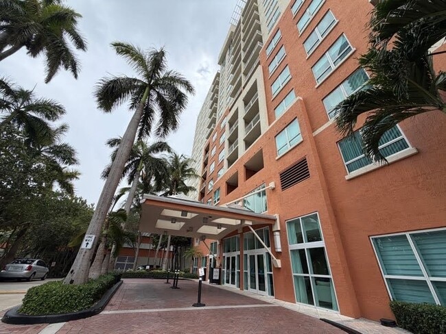 property at 2000 N Bayshore Dr