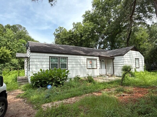 property at 2317 Belvedere Dr
