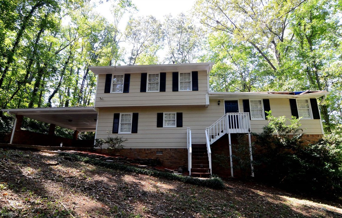 739 Dogwood Dr NW in Lawrenceville, GA - Building Photo