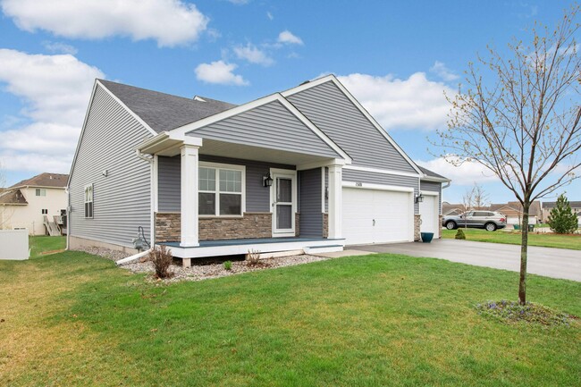 15101 Emory Cir in Apple Valley, MN - Building Photo - Building Photo