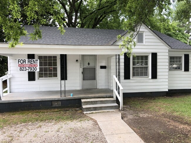 property at 1005 W St James St