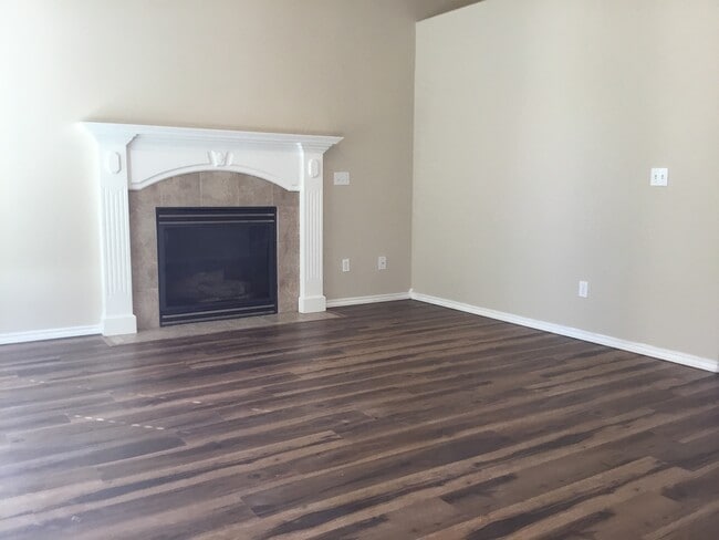 1638 W Apgar Creek Dr in Meridian, ID - Building Photo - Building Photo